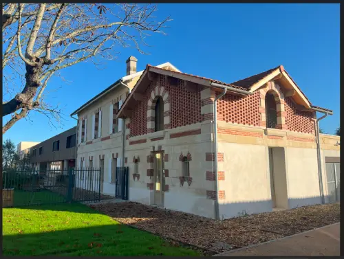 GROUPE SCOLAIRE SUR ARTIGUES PRES BORDEAUX (33)